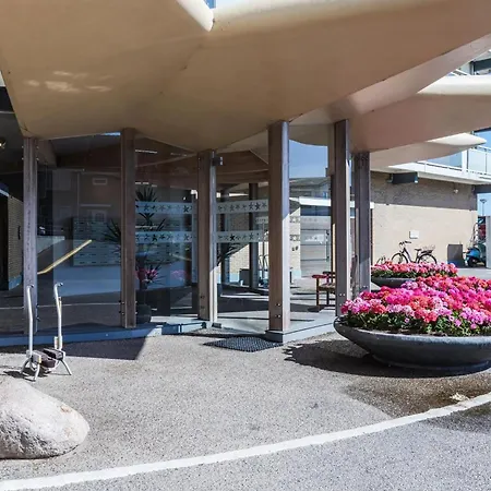 Lovina House Ii By Urban