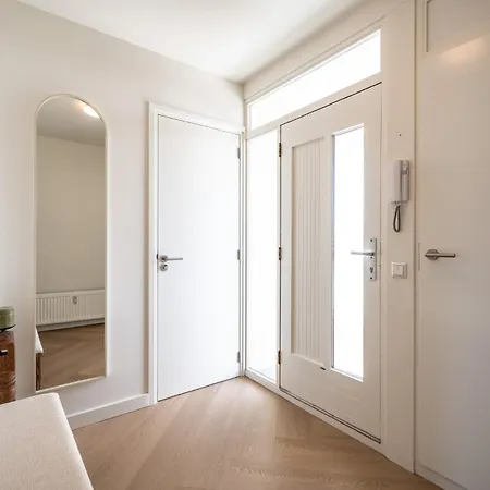 Lovina House Ii By Urban Appartement